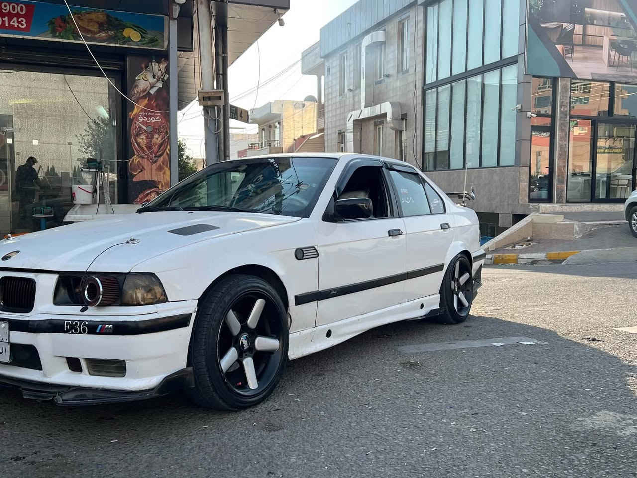 بي ام دبليو ٣٢٠i • ١٩٩٢ • سليمانية