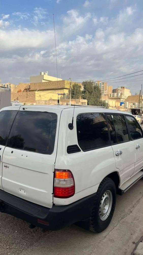 لاندگرۆسەر 
مۆدێل ١٩٩٩
مواسەفات فوول عادی
شاشە ئایپاد +ئێمپریفایەری بۆ بەستراوە 
لایتەکانی کامل زینۆنی بۆ بەستراوە 
غازی ئیتالی تازەی بۆ بەستراوە +دەبۆی وەلف چەورکردنەوە 
چوار تایەی تازەی بۆ بەستراوە 
تازە رەقەموو سەنەویو هەزەی بۆ نوێ کراوەتەوە 
مەکینەی بەشەرت 
گێر بەشەرت
دەبڵ ئەکسلی بەشەرت
تەبرید مەزبوت کار دەکات 
کارەبایات هەمووی کار دەکات 
بەناوی خۆمانە 
بە لایەکدا کەوتووە سبوغ عام کرایتەوە بەس شانو ناو دارگای زۆر جوانە 
پێشو پشتی کەپسە 
بۆ زانینی نرخ پەیوەندی بکە بەم ژمارەیە 
***********
شوێن هەولێر. أربيل, العراق
