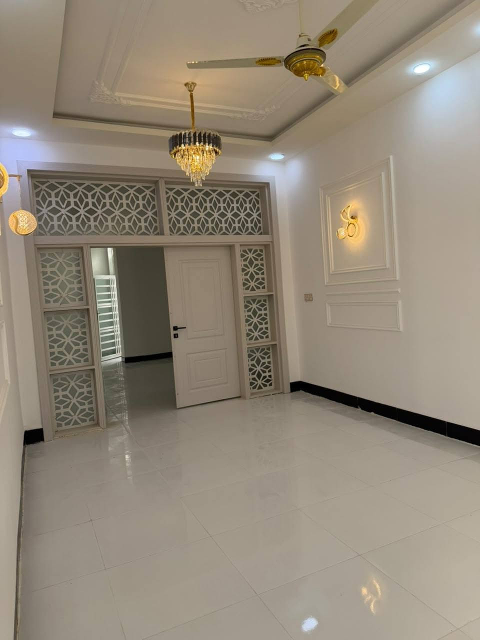 دار للبيع 🏡
 شغل نضام تركي كلش مرتب👌🏻بناء جناي 
180 متر    #سند_25 طابو زراعي اقرار محكمه 

غرفه عدد2/صاله /مطبخ/صحيات 3/استقبال
كراج كبير/مكشوفه عدد 2
ماء/كهرباء/سوق/مدارس/تبليط #عرض_15

#ملاحضه_قرب_100م_للشارع_في_الخط_ألاول

الموقع 🏡 نجف/شارع الصب عمود 321
للتواصل
‏‪***********
وتساب
