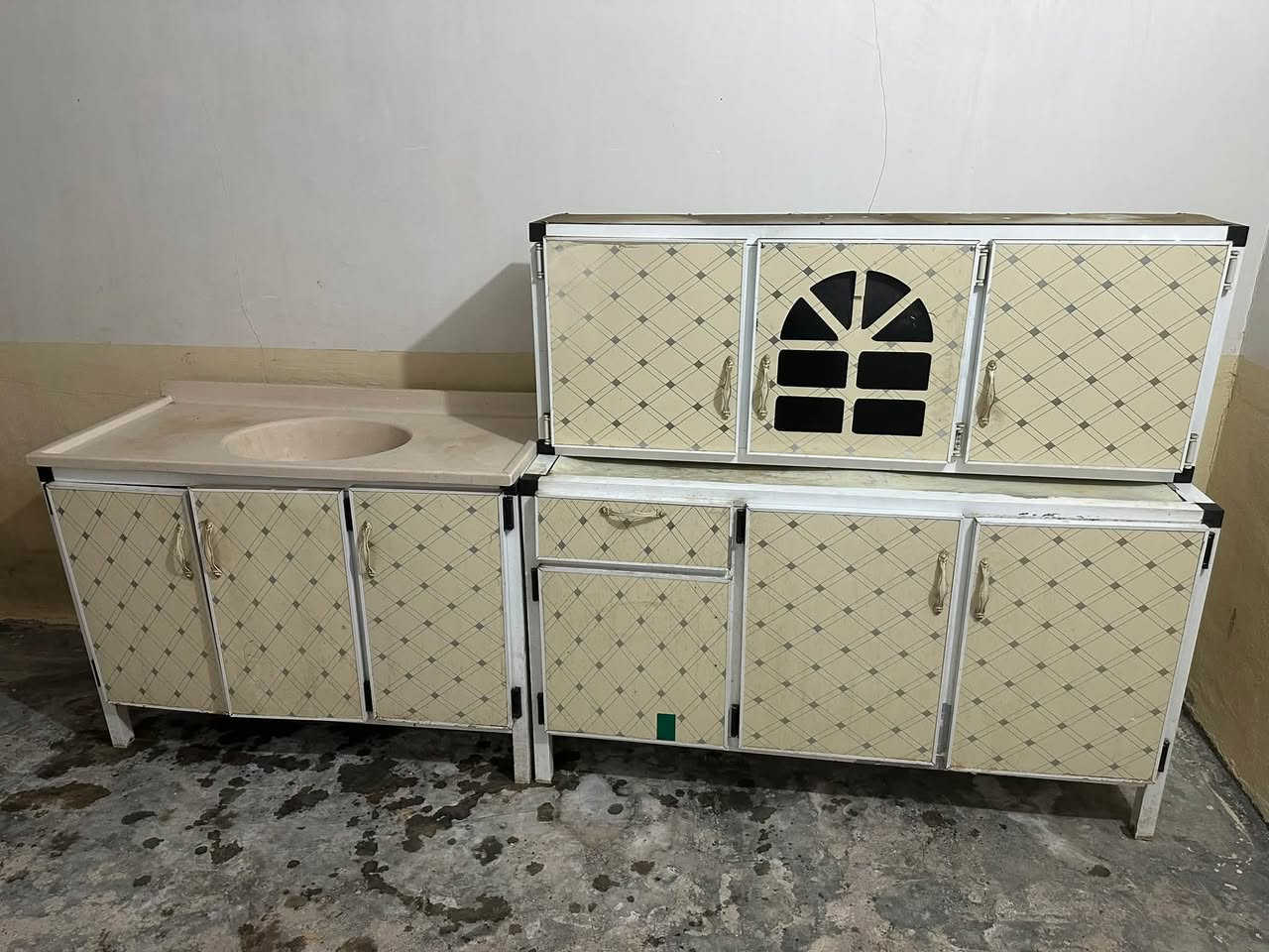 يالله كونتر متر ونص ب سنكي مرمر متر ونص 3قطع سعر 175بيه مجال توصيل مجاني دخل النجف الاشرف فقط
