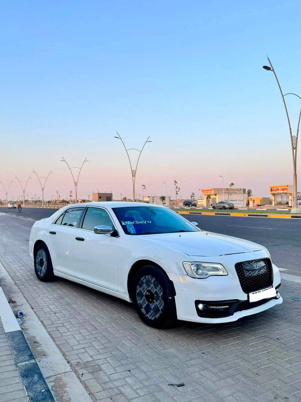 اوباما كرايسلر 2018
اوباما2018c
كير+محرك كفالة جدد
تبريد كفالة منضومة كاملة بـ600الف 
راديتر وفان ومروحة كله جديد بـ250الف 
غرفة نضيفة وجديدة 
والدواخل كلهه مسستمه كاربون ڤايبر 
بچمsعريض 
ويل 20 وجديد 
كلوب بلعينة ما مشتغل ابداً 
ارقام وسنوية كامل
سيارة جاهزة جاهزة للأخير 
📍مكاني البصرة
السعر 85وبيهه مجال........
***********
***********
الرقمين شغالات
