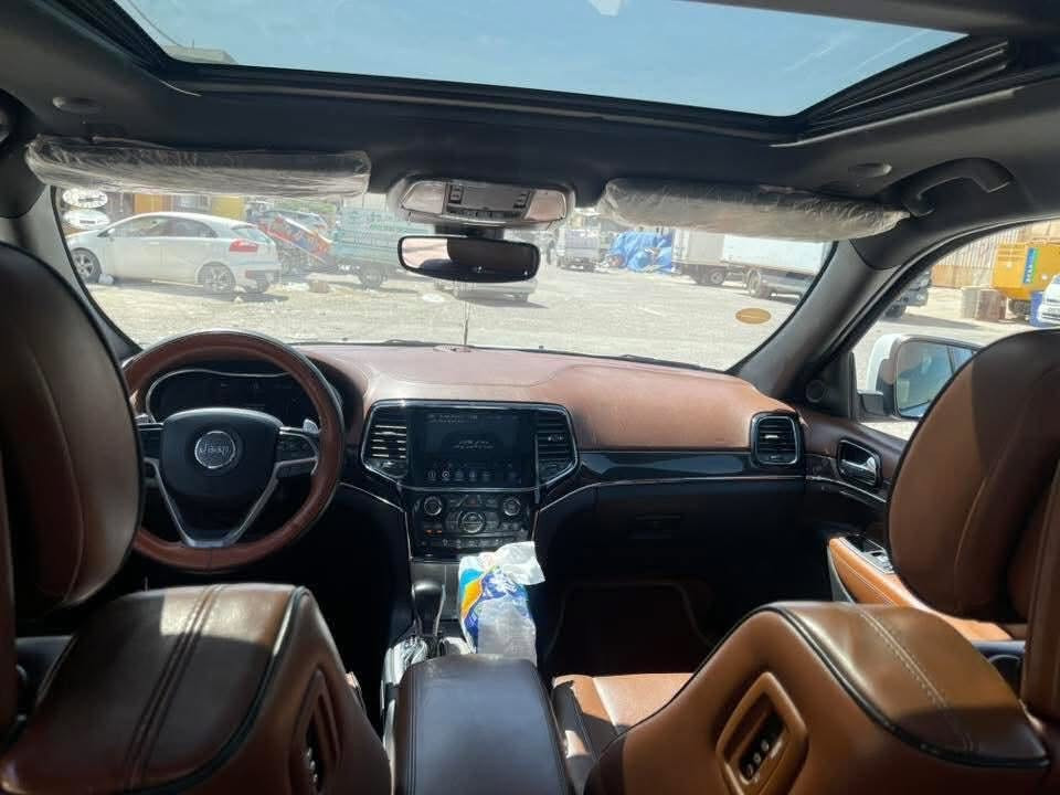 سلام عليكم شباب للبيع فقط بدون مراوس

جيب اوفرلاند خليجي 2020 

داخل قرميدي 3شاشات

مكفوله كفاله عامه 

رقم بغداد الدولي تحويل مباشر 

***********
