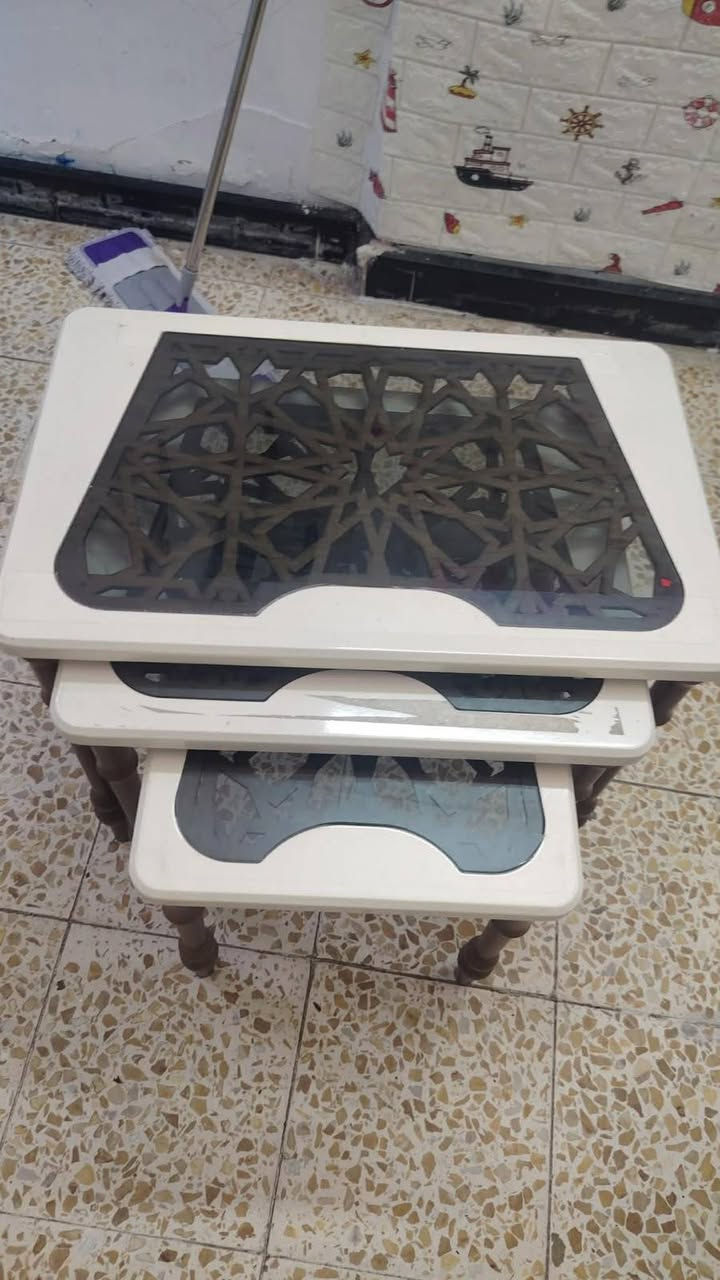 تخم ٧ مقاعد مع طبلات وجرجف وكوشات
مع طبلات هديه 
بس جبيره رجل وحده مبيها 
السعر ١٥٠ بي مجال
المكان بغداد الاعظمية
رقم هاتف  ***********
