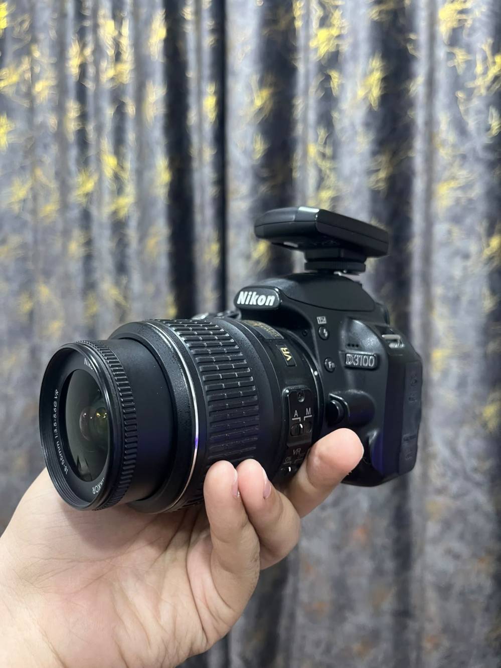 نيكون D3100 • ١٤٫٢ ميگابكسل • عدسة ١٨-٥٥ VR