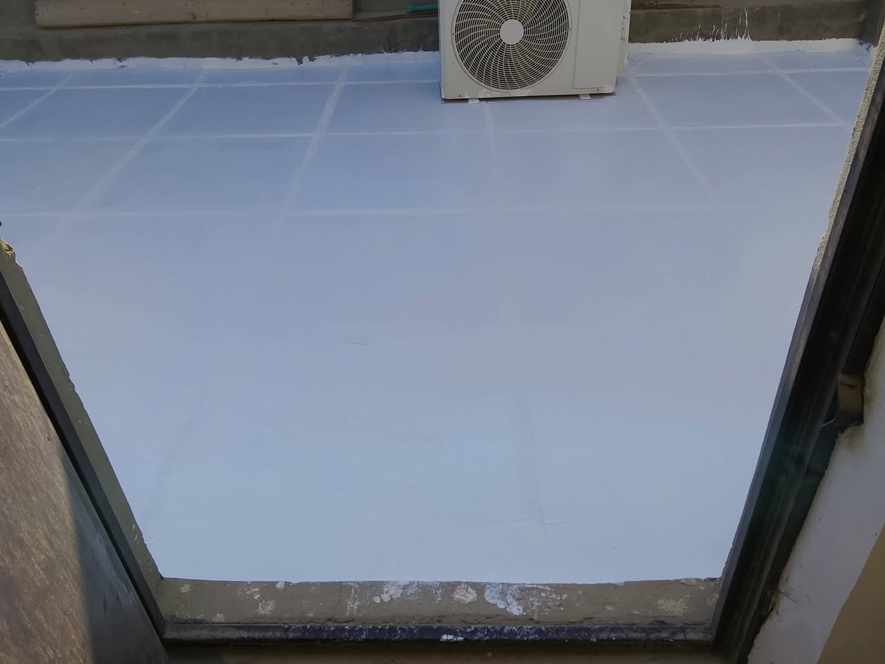 جهزتوا نفسكم لفصل الشتاء والامطار لو بعد..؟
عازل اسطح مطاط روف كوت ROOFCOAT معزز بالالياف 
_____________________
الخصائص والمميزات 
✅مقاوم للظروف الجوية .
✅طويل ألامد . 
✅مقاوم للتشققات .
✅مقاومة عالية للماء الامطار .
✅متانة متميزة وفائقة لحماية الاسطح.
 ✅مرنة اذ أنها تتمدد وتتقلص مع تغير درجات الحرارة .
 ✅تتمتع بدرجة عالية من الالتصاق بالمادة الخاضعة لفعلها.
✅تملأ وتسد الشقوق الرفيعة بطريقة محكمة دقيقة مكونة طبقة متصلة.
 ✅مقاومة للأشعه فوق البنفسجية ومصنعة بشكل يلائم حماية مادة البوليوراثان من التلف جراء الأشعة.
✅قوه الاتصاق ممتازة مع الاسطح .
✅يعمل على الاسطح البلاستيكية والسندويج بنل.
_____________
ضمان سنتين ✅
_____________
_____________
للاستفسار المراسلة على الخاص او الاتصال 
***********
_____________
بغداد المحموديه  
#لارطوبة_ولاتشقاق_بعد_اليوم
