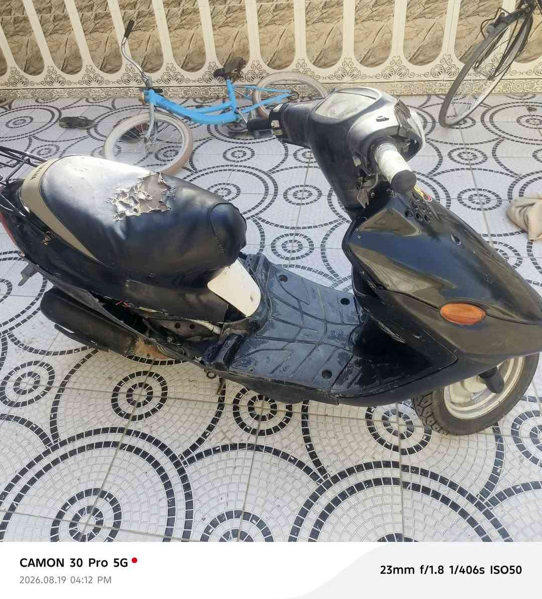 سلام عليكم دراجه بيجي للبيع سعر 200وبيه مجال مكان ناصريه مركز ***********واتساب
او مراوس
