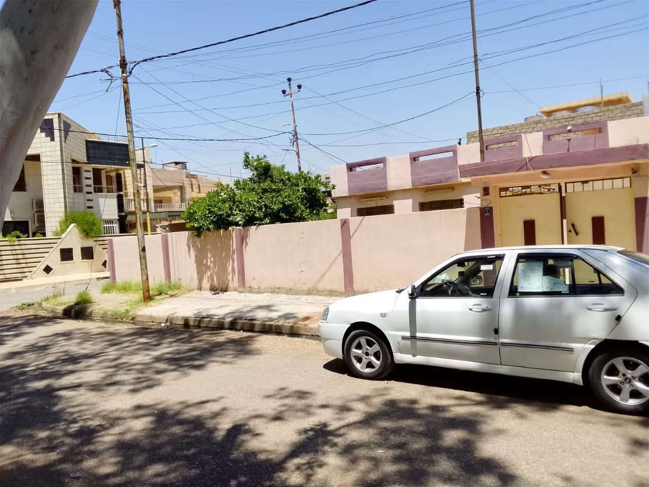 دار  للبيع في حي الشرطهً خلف مطعمً الساعه
المساحه 406
الواجهه 17 في 25 ركنً
ممكنً البيع حسب الطلب 
للاستفسار
***********
