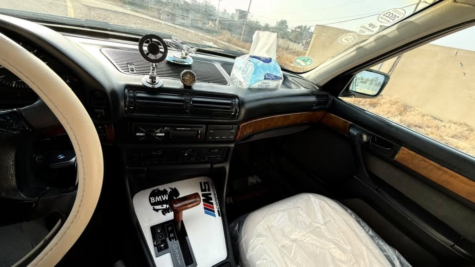 Bmw 730 موديل 1992
نضيفة جدا كهربائيات كلها بلادية محرك وگير كفالة مصبوغة عام بدون ضربة جاهزة من كلشي رقم انبار بأسمي 
مكان السيارة الفلوجة 
السعر 63 وبيها مجال 
***********
