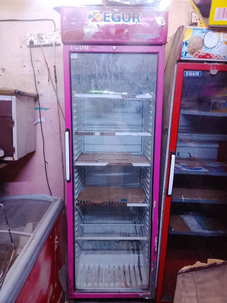 عارضات ايكور تركي اصلي تبريد يخبل 
السعر 150 الاثنين 250 التواصل على الرقم ***********
