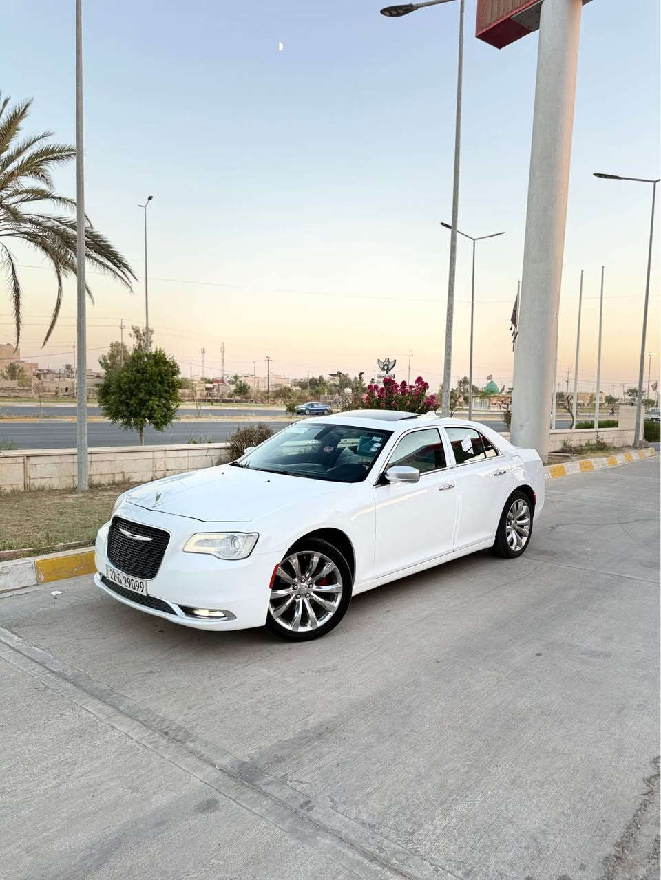 السلام عليكم 

اوباما2016 c  بدون صبغ كفاله داخل عسلي السياره حيل جديدة  السياره حلوه و دينار واحد متصرف عليها  استخدام شخصي جاهزه من
كل نواحي ماشيه150
اللون ابيض ثلجي ⚪️

المواصفات 
 بصمه  
بانوراما  
تشغيل عن بعد 
كشن امامي تدفئة تبريد
تحكمات أستيرن 
مري هيتر قلابه 
تبريد قطعتين

 
وباقي مواصفات المعروفه رقم اربيل بسمي  سنويه ورقم كله جديد تحويل ثاني يوم

مكان السياره / كركوك

ملاحضه بيه مكانين بارد صغار ولباقي مكفول السياره كفاله عامه سعر 

سعر 235بي مجال قليل 
 
للاتصال 
*********** كركوك, العراق
