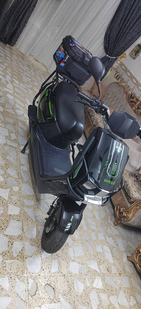 سلام عليكم دراجه شحن جديده جدا بعده بلايلون لساعقه ٦بطاريات ٣٢ انبير السعر٧٥٠ وبيها مجال مكاني بغداد حي ور***********

