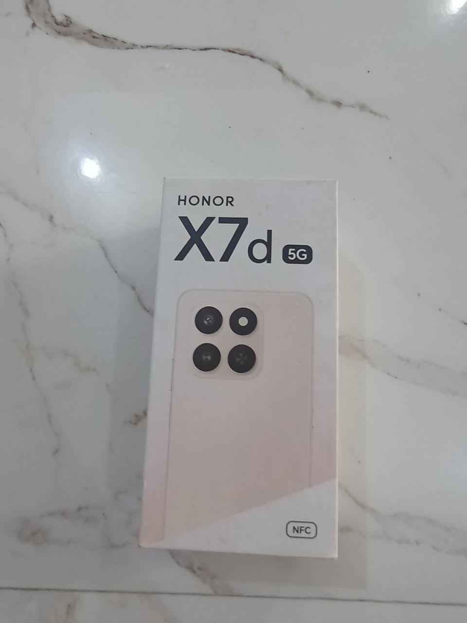 سلام عليكم البيع هونرX7d5G ذاكره 256بطاريه 6500استعمال شهرين ملحقات كارتون وحافظه بس وي 
سعر خاص تلفون واتسساب فعال *********** كما موضح في صور
