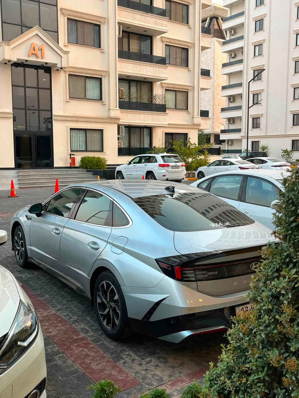 السلام عليكم سوناتا مديل 2024 وارد امريكي  مكينه2500 رقم بابل حره باسمي حادثها جاملغ وباب سايق بجم كبس  تفاصيل موجوده بالفيديو سونار راسلني واتساب ادزلك صور حادث سياره جاهزه من كلشي تراي شرط 200 سياره واكفه سياره تشتغل على البانزين العادي بدون ادونز  كير مكينه كفاله  مواصفاتها  موضحه بالفيديو بصمه ورادار وتحذير وكامره360 شفتات وتبريد ثلج ❄️ تخم تاير جديد 🆕 مابيها اي نقص مكان السياره النجف باسمي مداور ثاني يوم السعر180$ 
***********
