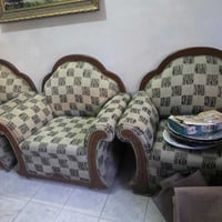 تخم ١٢ مقعد للبيع كله خشب مشتغلي توصاه مع بردات للاستفسار 07719788342