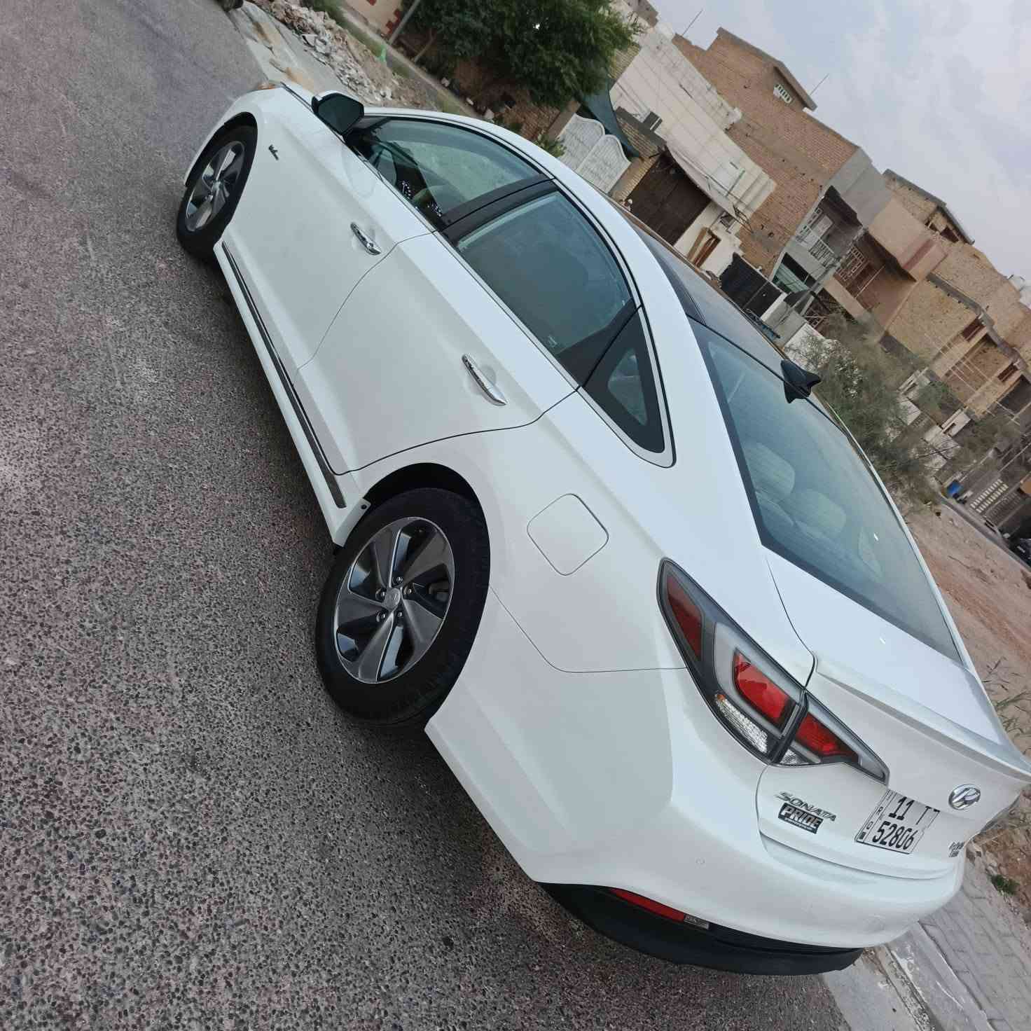 السلام عليكم سوناته هايبرد للبيع موديل2016السياره كفاله عامه كلين تايتل فول مواصفات خاصه 1/1رقم بغداد نكليزي باسمي السياره ماشيه 70الف  حقيقي مواصفات بني رامه اشاير بل مري تبريد قطعتين سايد بريك دكمه بردات بلاديه رادارات امامي خلفي كشنات تتدفه تبريد كشنات كهربائيه بيبان بصمه تشغيل بصمه تحكمات ستيرن ترحيب شحن بانزين تشحن وحده سياره شكل الخليجي اخوان السيارة كفاله عامه اعله فئه بيهن رادارات جانبيه كشنات كهربائيه 3حركات كهربائي كشنين حار بارد ستيرن هيتر تبريد شاشه لمس مري جانبيه قلابه امرايه وسطيه 6حركات كشن خزن ميموري تحديد مسار لايتات زنون بلادي اصطابلايت خلفي لد بلادي ويلكب 18بلادي سماعات بوست السياره مال جناي سنويه اباسمي السياره موجوده في كربلاء السعر 128.رقم الهاتف***********
