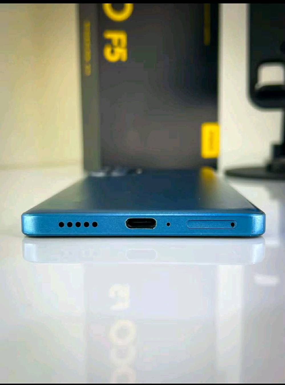 ✨ جهاز POCO F5 ✨
📱 الذاكرة: 256 جيجابايت
⚡ الرام: 12 + 12 جيجابايت
✨ النظافة: 100/100 (أخو الجديد)
🎮 الأداء: يدعم ببجي 90 فريم
📍 المكان: الفلوجة
💰 السعر: 280 ألف
📞 زين (اتصال + واتساب): ***********
💬 أو المراسلة عبر الخاص على الصفحة.
ممكن تكلي شنو وضع الجهاز بالتفصيل: بيه أي خدش/ضربة/مشكلة بالشاشة أو الظهر، لو فعلاً نضيف 100/100؟: 
نظيف ١٠٠/100
هل متوفر وياه الكرتونة الأصلية، الشاحن، السلك، والملحقات كلها؟ وإذا أكو ضمان/فاتورة شكد باقي عليه؟: 
متوفر كلشي بس الضمان معرف
شنو سبب البيع؟ وهل السعر 280 ألف نهائي لو أكو مجال للتفاوض البسيط؟: 
سعر بي مجال قليل جدا السبب اشتريت جهاز ثاني
الجهاز استخدامه شكد تقريباً وشنو حالة البطارية والشحن هسه: بيه تهنيگ، حرارة، أو أي عطل؟: 
كلشي مابيه استخدمته اقل الشهرين
المكان بالفلوجة وين تحديداً؟ وتريد تسليم يد بيد لو ممكن توصيل/شحن؟: 
لا يد ب يد