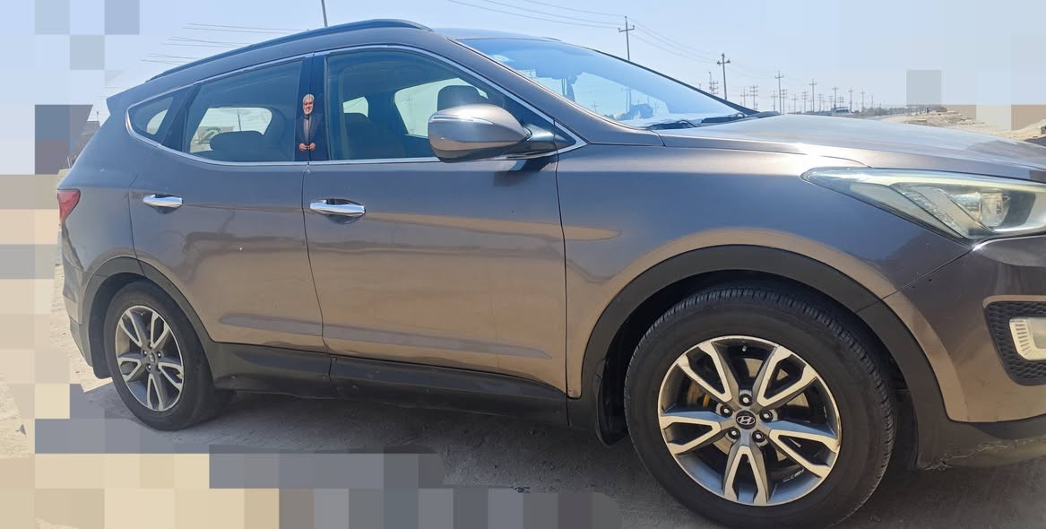 السلام عليكم
سيارة سنتافي موديل 2013 خليجي 6v سلندر  لون جوزي بدون فتحة سقف  . تبريد 3 قطع  السعر 130 و بيها مجال شوف عينك 
المكان البصرة - الدير
*********** الموبايل
