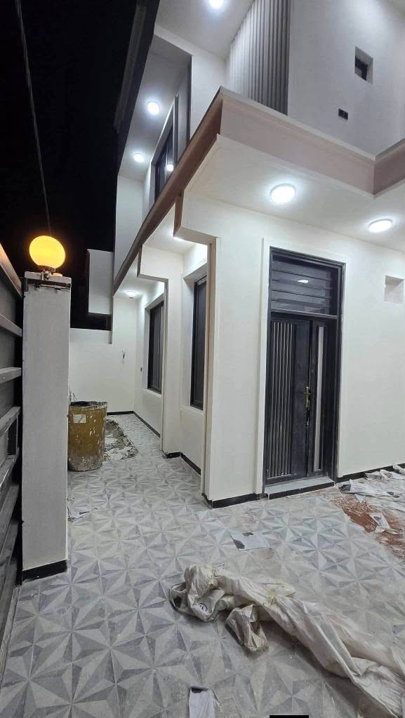بيت للبيع
⭕️(طابو زراعي سند 25 داخل مجمع الروان شارع 15طابقين)
الطابق الاول 
⭕️غرفتين نوم 
⭕️استقبال
⭕️صاله  
⭕️  مطبخ 
⭕️ مجاميع صحيه داخل وخارج
⭕️ طارمه
———————————— 
⭕️ الطابق الثاني 
⚜️ غرفتين نوم سويت
⚜️صالة 
⚜️مجاميع صحية  
ــــــــــــــــــــــــــــــــــــــــــــــــ

مراسلةالصفحه او 
***********
*********** يوجد واتساب ديوانية, القادسية
