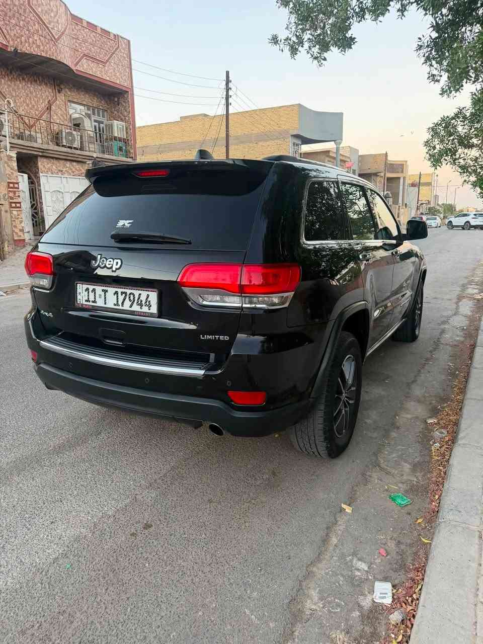 سلام عليكم 
السعر قبل كلشي ب191 
مراوس او بيع بجيب حديث 2024-2025 والفرق موجود 

جيب لمتدد 2018 سنويه بسمي بدون غرامات بدون كلشي 
فول مواصفات 
جاهزه من كلشي حداديه نفض امامي خلفي 
بدون دواخل 
بدون ايرباك
سياره جاهزه عالاخر 
صندوك كهرباء 
لايت زينون 
ذاكره 
فتحه سقف 
حادثه بنيد مبدل 
وركان الجاملغات متعورات صابغهن فقط ملاون 
سعره 191
وترهم مراوس بجيب حديث 2024 -2025 
حديث والفرق موجود 

اتصال او مراسله ***********
مكان السياره بنجف
