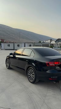 جيتا ٢٠١٧ • أوتوماتيك • ٩٩٠٠٠ ميل