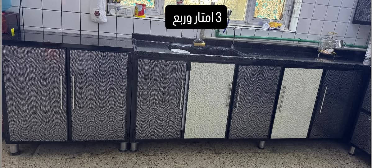 للبيع كاونتر الي يفيده ينطي سعر او يتصل ع خط نوعيه ثكيله اكرانيت استخدام شي قليل نضيف حييل كامل مع طباخ مع فرن مع شافطه هواء مع مكان للثلاجه للاستفسار والاتصال ***********
