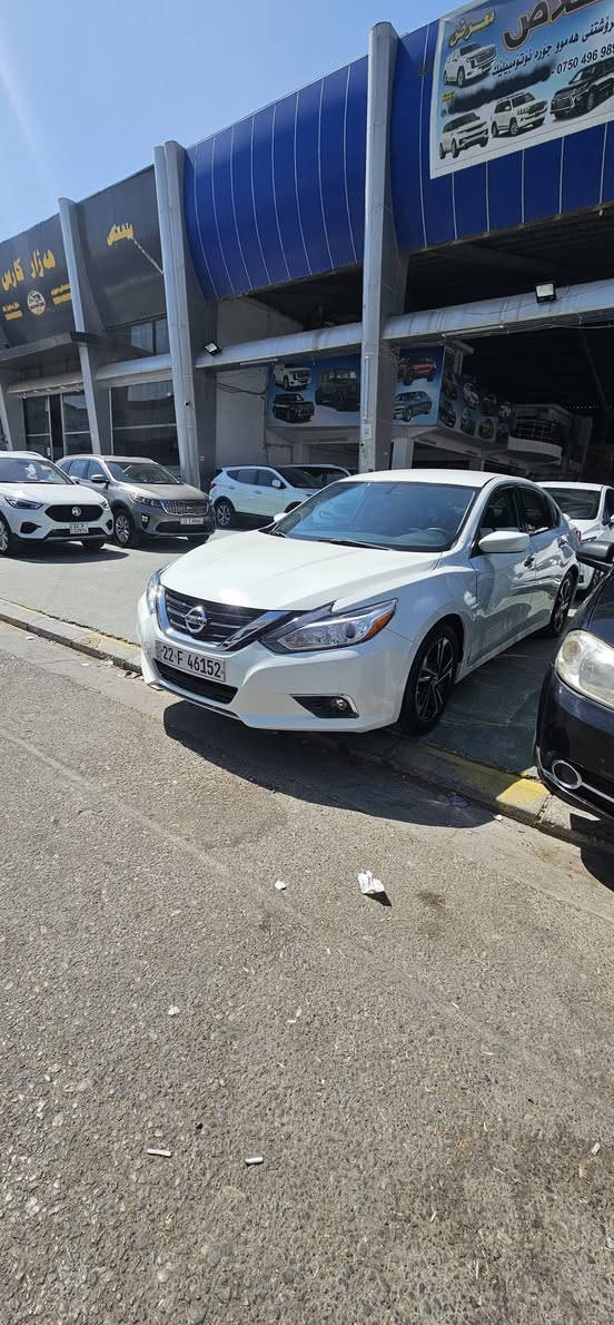 نيسان ئةلتيما مؤديل ٢٠١٧ پينج پارچەي سبوغة بةبي شانسي رةقةم وسةنةوي نوئية ١١٠ مايل رؤيشتوة گير و مةكينةي بةشةرت نرخي ٩٦ وةرقة مةجاليكي زؤر كةم 
*********** أربيل, العراق

