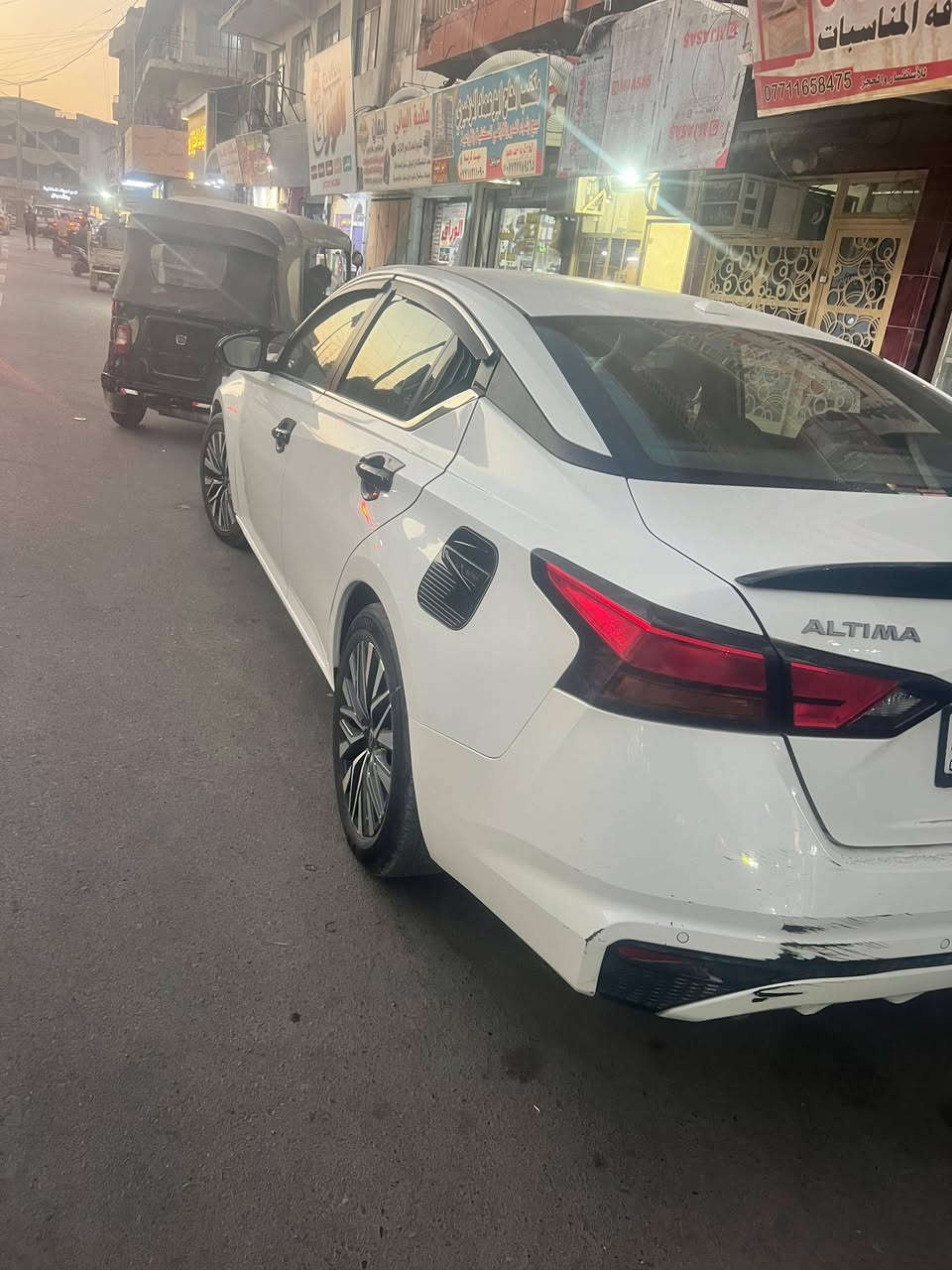 التيما ٢٠٢٤ لون ابيض محرك ٢٥٠٠
ممشاها ٣٤ الف كيلو متر
رقم ديالى سنويه ٢٠٢٩
ضررها بجم واصل للشاصي ولغد على جهة سايق 
سياره مصلحه وجاهزه تحويل ثاني يوم السعر مناسب 140للتواصل برقم  ***********

نص مكتوب في الصور:
- ***********