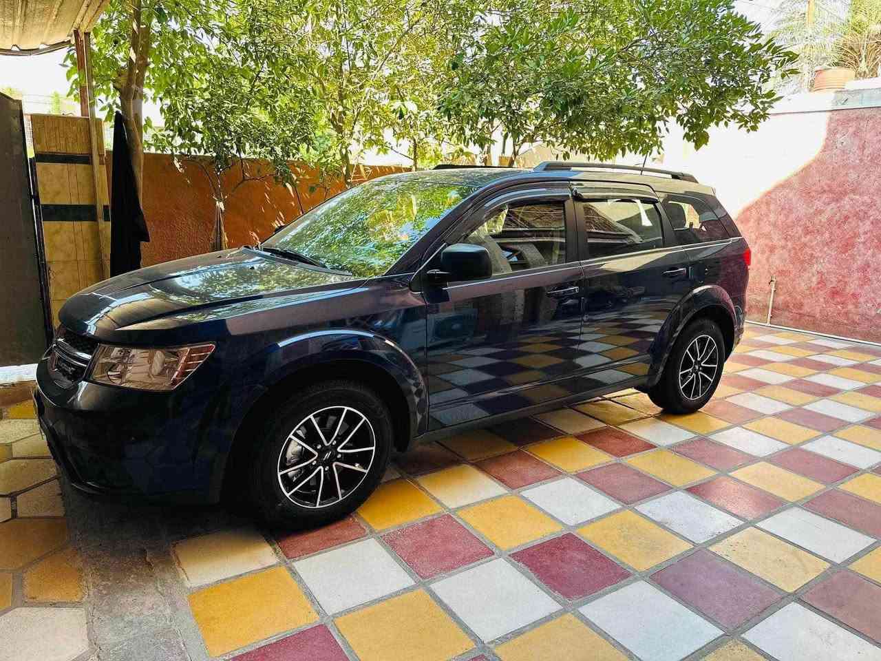 دودج جورني ٢٠١٩ للبيع
محرك ٢٤٠٠ 
سبعة راكب 
تحكم ستيرن 
شاشة صغيرة 
قاصات سريه 
لون نيلي شذره مميز 
تبريد ومحرك وكير خير من الله 
حداديه امامي وخلفي جديدة قبل سبوع ادامة كاملة 
حادثها مال امريكا فقط قطعتين جاملغ وبنيد بدون دواخل 

السعر ١٣٣ $ وبيها مجال حك الجيه 

للتواصل الاتصال على هذا الرقم *********** 
او التواصل دايركت على نفس الحساب
