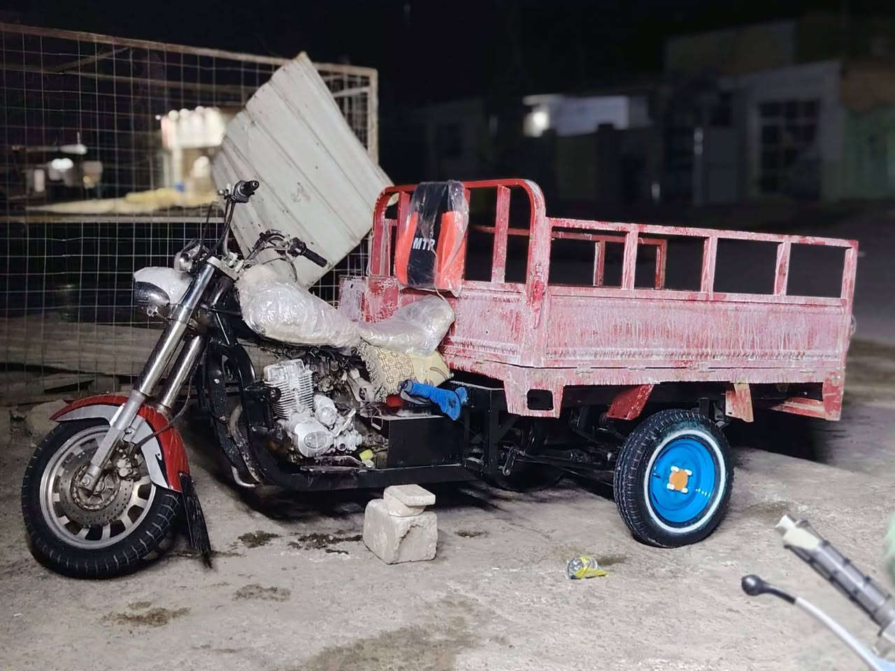 السلام عليكم ستوته البيع اوراق بسمي وكيل جبرين شاصي مكفول مديل 18شاصي بلادي بدي نضيف مكان نجف كوفه شارع المعمل اوراقه بلجيس سعر 1400وبيه مجال***********
