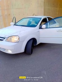 أوبترا ٢٠١٢ • أبيض • خليفان