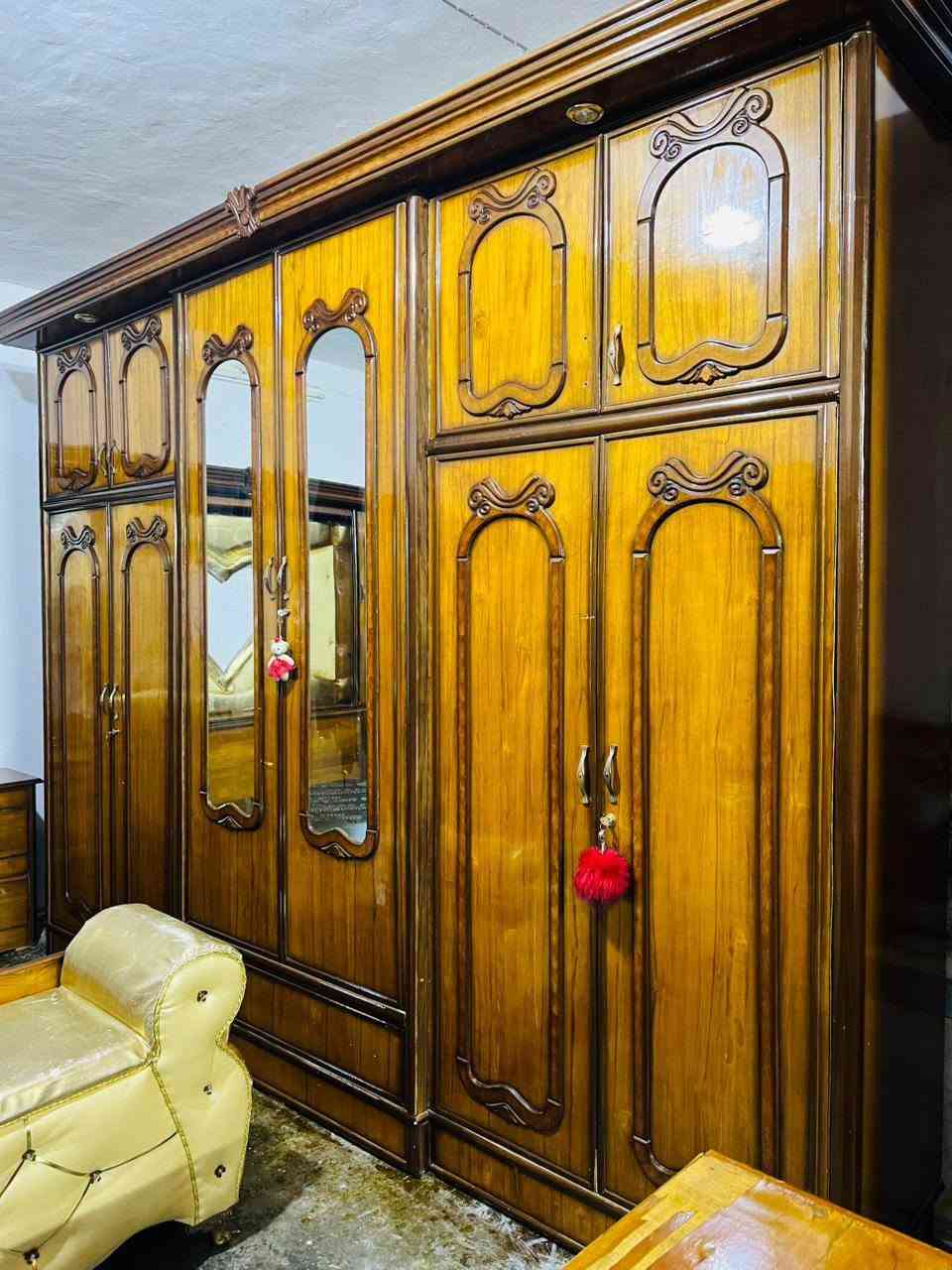 غرفه نوم ملكي حطاطه استخدام قليل السعر مليون و100 وبيه مجال للاستفسار الاتصال ع الرقم ***********
