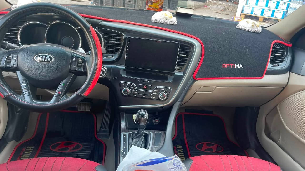 KIA OPTIMA
كيا اوبتيما خليجي 2013 
مواصفات 
بصمة أبواب 
بصمة تشغيل 
صندوق بصمة 
شاشة 
ثلاث أنظمة قيادة 
تحكمات ستيرن 
شفتات سرعة 
فول عدا فتحة السقف 
محرك 2400 دوش 
ماشية 418 418 قابل للزيادة 
نقصها فقط صدر يحتاج تبديل 
سعرها 8500 $ وبيها مجال بسيط
للأتصال والاستفسار ***********
بي واتساب
