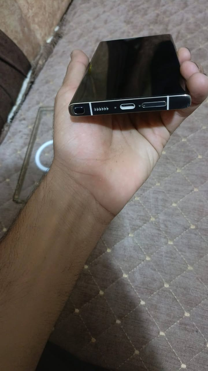 اس ٢٣ الترا ذاكره ٢٦٥ رام ١٢ عربي شرق اوسط ضمان عين الفهد ابو كرت الشاشه جهاز يخبل لا طبع ولا كسر جهاز مرايه يخبل شخط واحد مابي بيع او مراوس السعر ٧٠٠ 
***********
