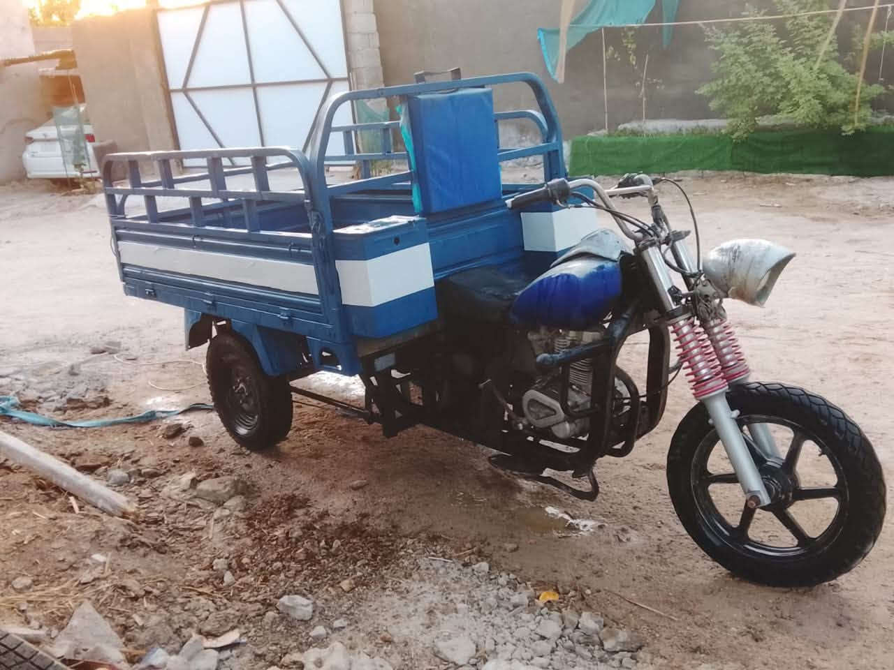 سلام عليكم ستوته للبيع اوراق 61 نضيفه  بدي نضيف مابي اي خياس ولا الشاصي  محرك حلو تايرات جدد كهربائيات شغاله  مكاني بصره ابو صخير للتواصل ***********
