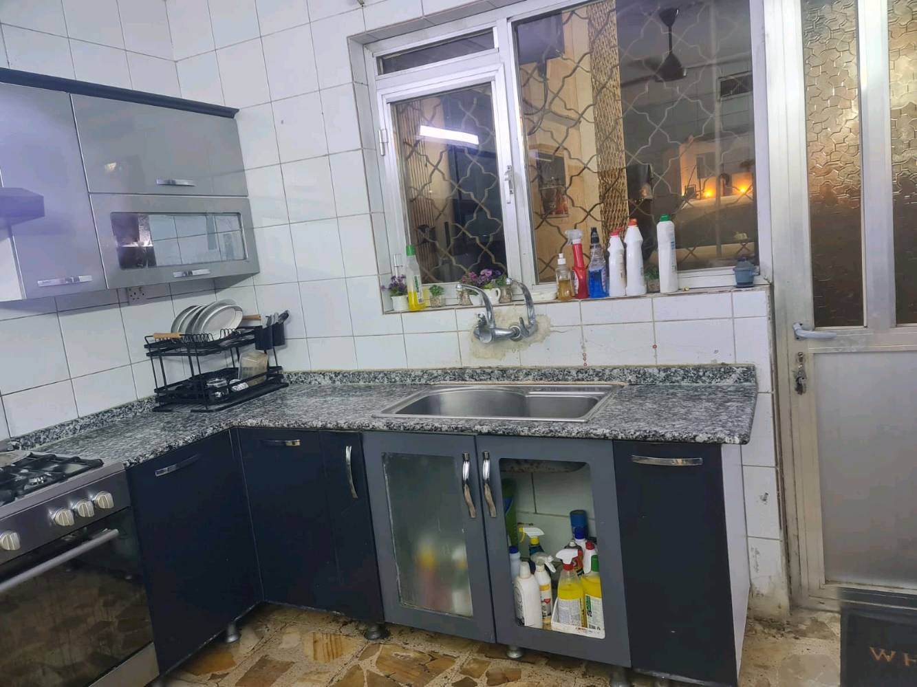 كاونترات مطبخ ام دي اف مع سطح مرمر المساحه الكليه للقطع مع الملاحق ١٠ متر وتباع مع المرشحة