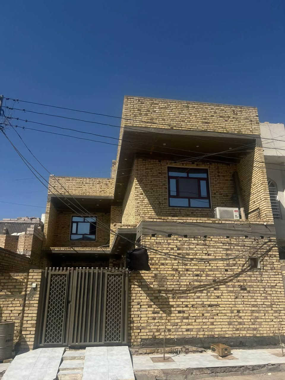 خلف أسواق فطومة • ٢٥٥م • ٦ غرف