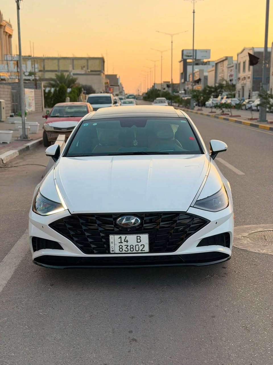 سوناتا موديل2023 لمتد فوول الفوول محرك 1600 تيربو بانوراما كشنات جلد تدفئة وتبريد ستيرن تدفئة حساسات امامي خلفي تشغيل عن بعد تتحرك بالريمونت ترحيب كامرات محيطية 360 درجة وباقي مواصفات الفول معروفة رقم السيارة بصرة حرة حادثها جاملغ وبنيد نفسه مامبدل والباب بي صبغ بدون حادث الباب العنوان البصرة شط العرب
***********

