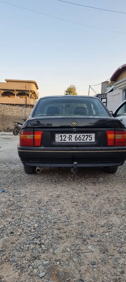 للبيع فكترا حجم..18 بدون ضرار فقط صبغ جماليه حزام سقف وبونيد وصندوق بدون صبغ..مكينه معمرة جديد طخمها جداد  كوبون بيه..شرط التحويل سيارة باسمي..مكان السيارة لا ايمن..سعر.42 وبيه مجال ..***********...?***********
