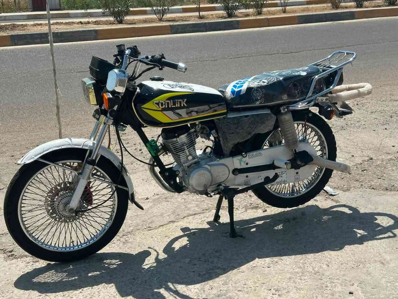 سلام عليكم دراجه  للبيع   تايكر موديل 2️⃣0️⃣2️⃣3️⃣                                             كهربائيات كلها شغلات ضفيره جديده خاص ماكو بس اتصال     ***********
