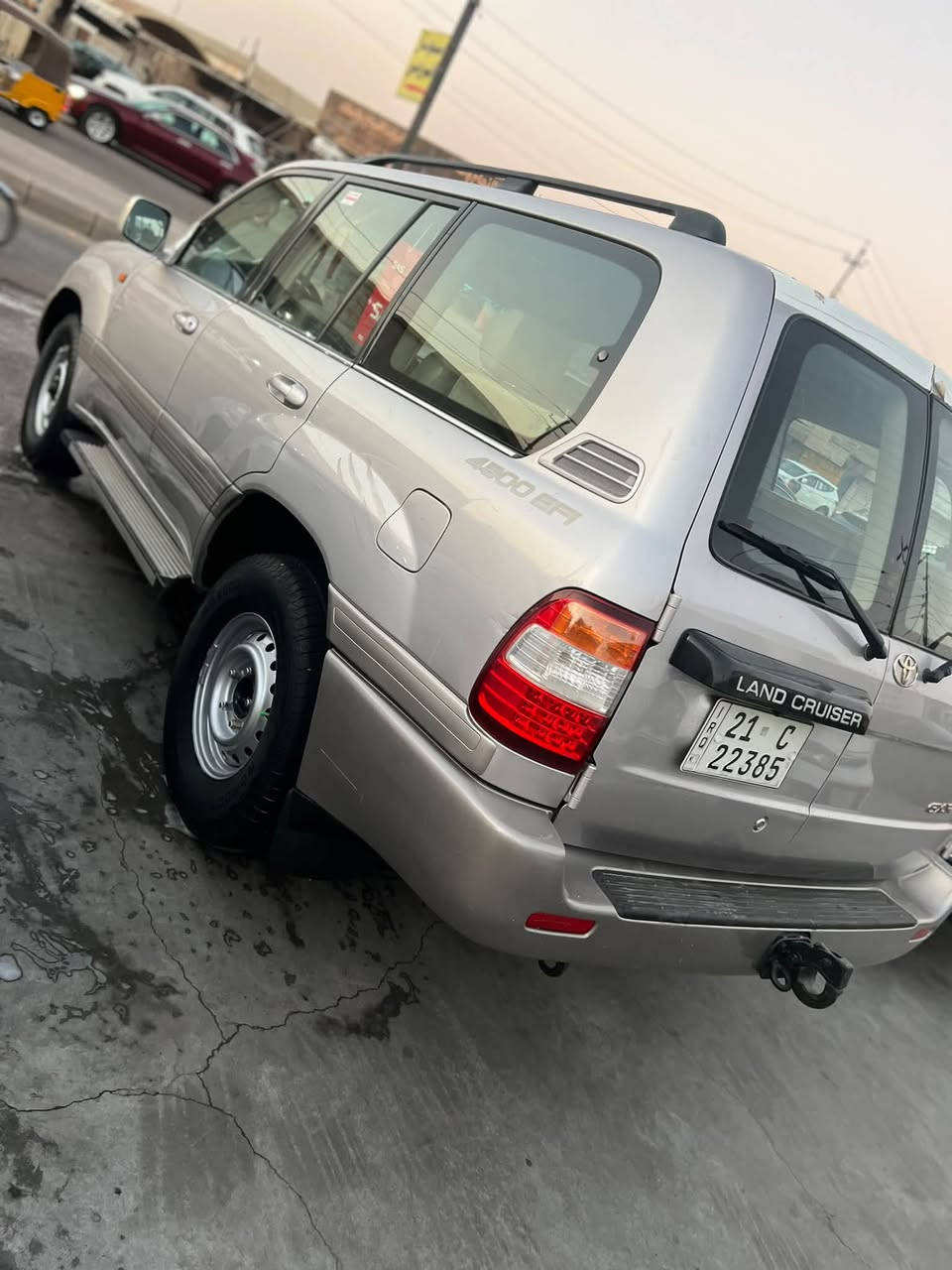 يالله السلام عليكم لاندكروزر 2005 اصل تلث قطع تبريد كير اوتو ماتيك مكينه V6 دواخل بيجي بيها الجاملغ والبنيد ومسيتين وي الباب سياره كشرتها حلوه السعر ب160 وبيها مجال قليل يرهم بيع او مراوس ***********
