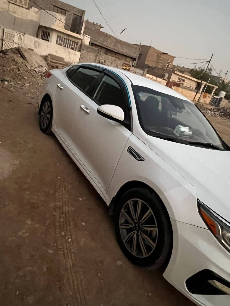 كيا اوبتيما للبيع موديل 20 امريكي حادثه فقط دعاميه السياره كلين جديده تريد جناي 
سياره جديده مال بيت مامتعوبه ب145 وبيه مجال مكانه واسط قضاء العزيزيه ***********
