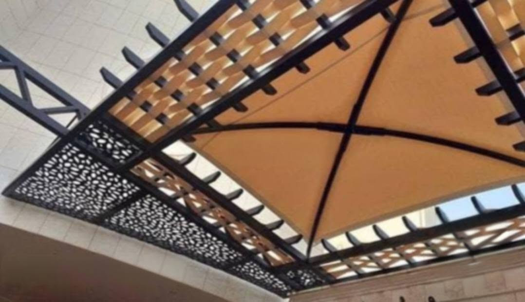 سقائف • سندوج • مرخص