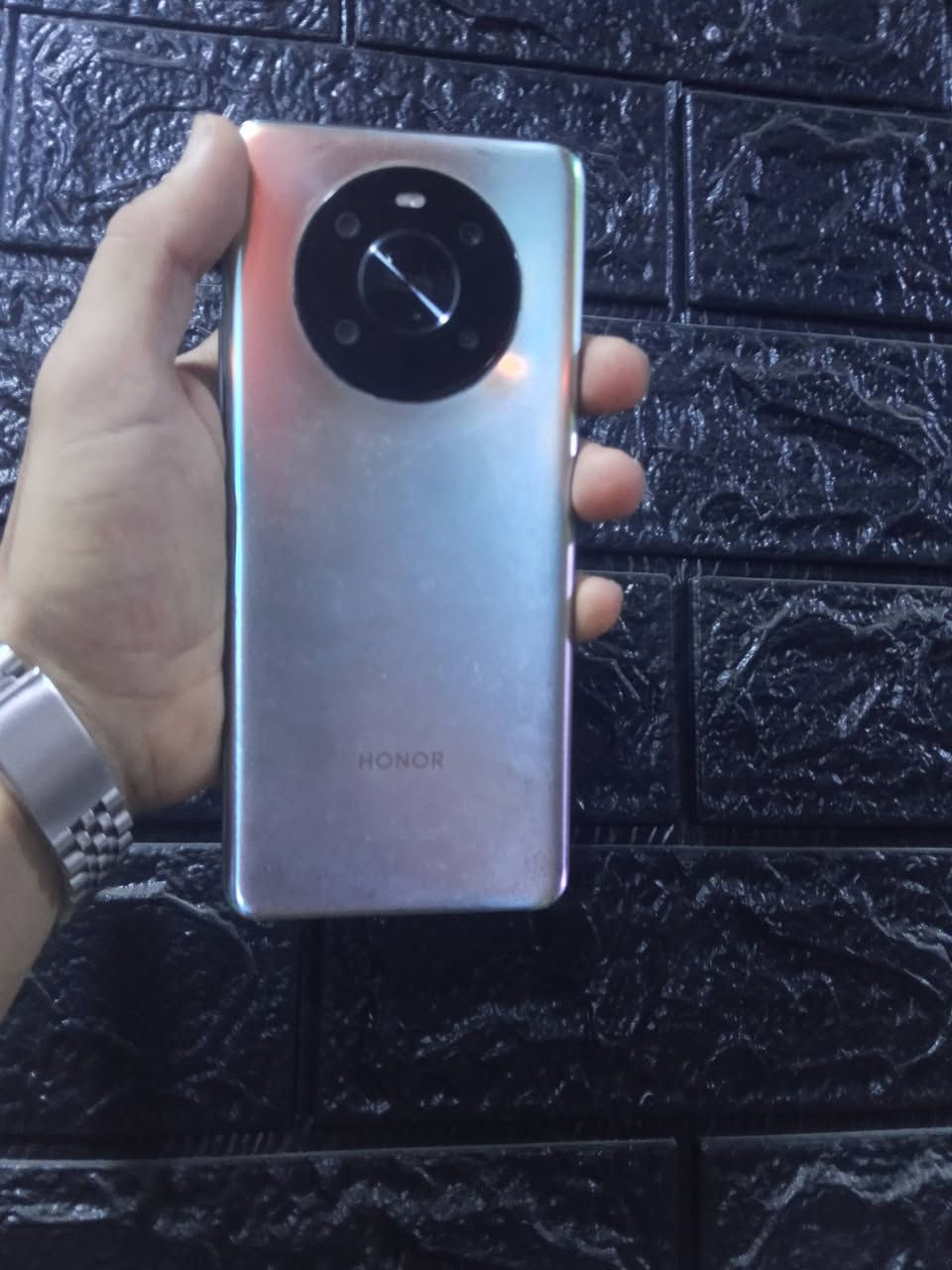 HONOR X9
نضيف ممفتوح ولا واصل مصلح 
ذاكرة 128
رام 8
دقة الشاشة 1080x2388
سعره 145 بي مجال قليل مكاني موصل رقمي *********** واتساب او اتصال ممتواجد بالفيس بوك

