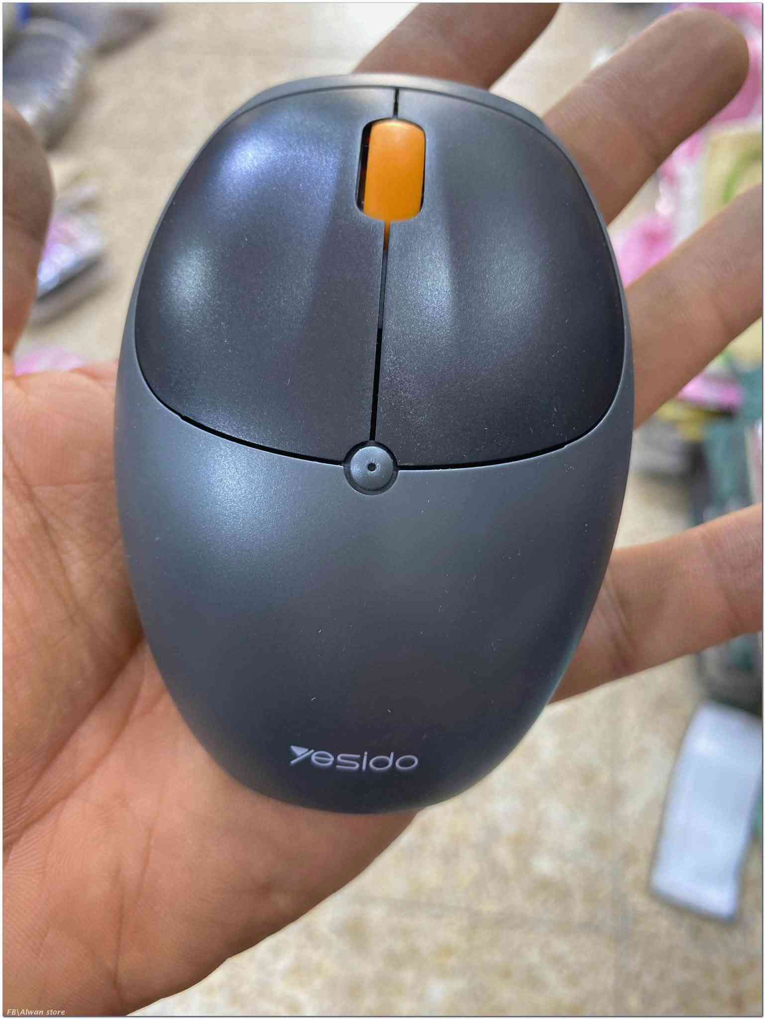 متوفر كيبورد وماوس اصلية بلوتوث امزون سعر ١٦ الف 
متوفر توصيل

نص مكتوب في الصور:
- FB\ Alwan store
- FB \ Alwan store
- FB Alwan store