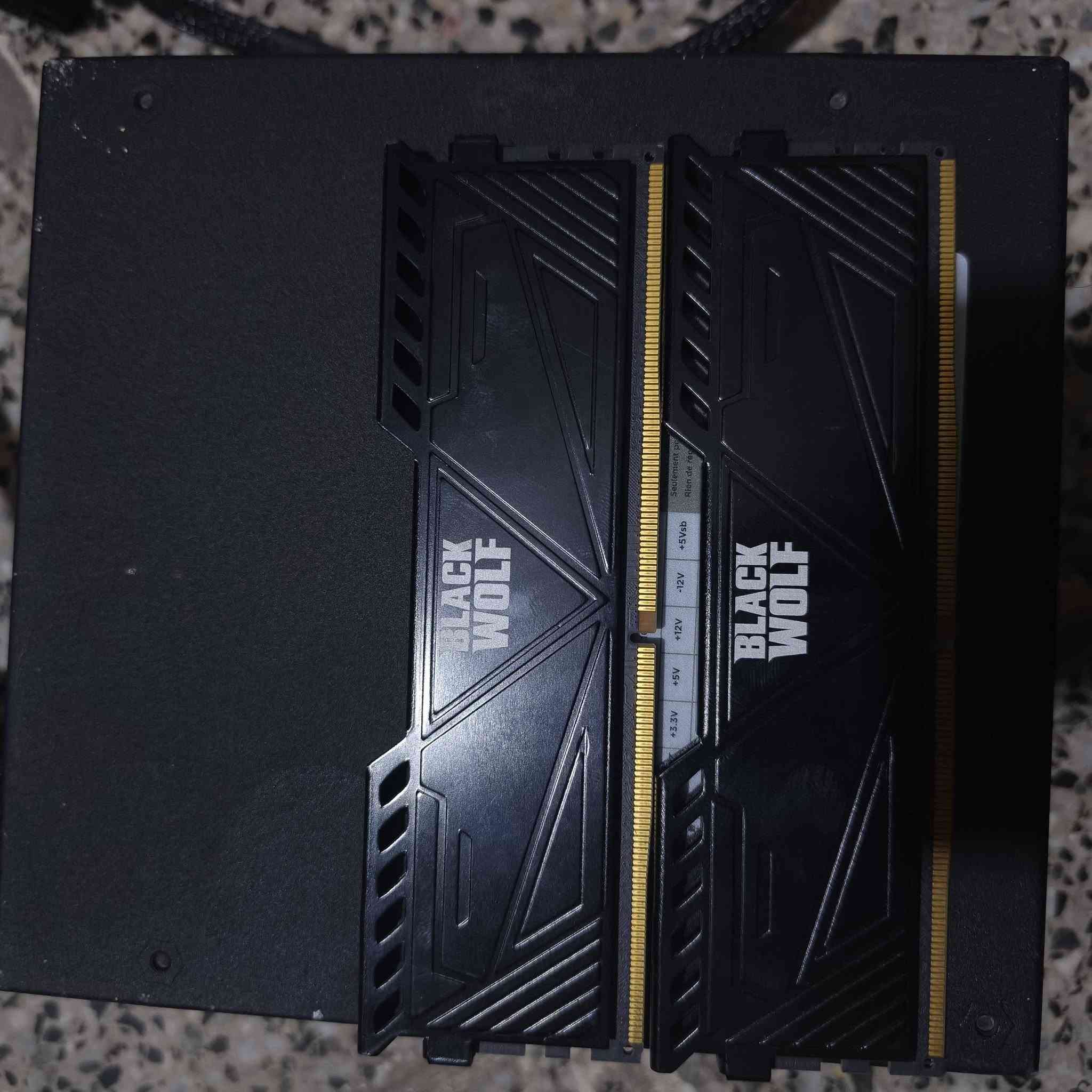 قطع بيسي
السلام عليكم

باور كورسير 700W  ب65

رامات 16 ddr4 3200 / (ب100) الف 

Ssd 256 مثبت بي نظام جهاز ب 35

Hdd 60 الف 
معالج / i5 8600K ب 50
رقم الهاتف / ***********

توصيل ماكو مكاني مدينة الصدر

الاسعار ثابتة
