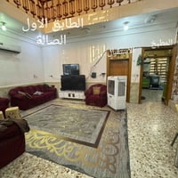 عندنا دار للبيع مساحته 200 م طابقين كونكريت مسلح موقعه حي القدس شارع ا...