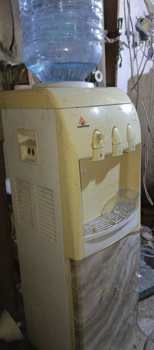 سلام عليكم عندي غرض   مبردة بلاستك شغل  نضيف سعره حجم كبير سعره ٢٠٠مطور شمجي كبير نحاس ٥٠براد ماء شغل وعلى فحص  سعر ٥٠مكان مدينة الصدر  ***********
