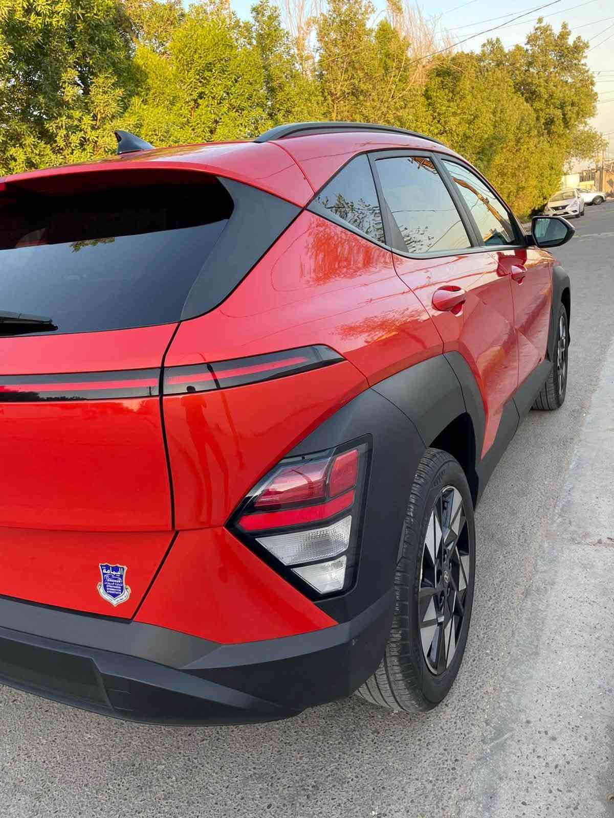 كونا موديل 2024  SEl. سياره  مواصفات نص
حادثه ربع البنيد صبغ فقط  سونارهة موجود  وصور الحادث  بدون ايرباك سياره مكفوله من كلشي عده ربع البنيد فقط  صبغ بدون دواخل السياره ماشيه 33 
رقم بغداد باسمي  تحويل ثاني يوم مكانهة بغداد السياره الجديده 
الرقم ***********
