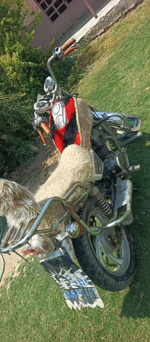 سلام عليكم
دراجه جني شغاله تجفيت جديد تجي تشغل وتطلع مكاني الوجيهيه قريه الشوك 
السعر 275 

***********
