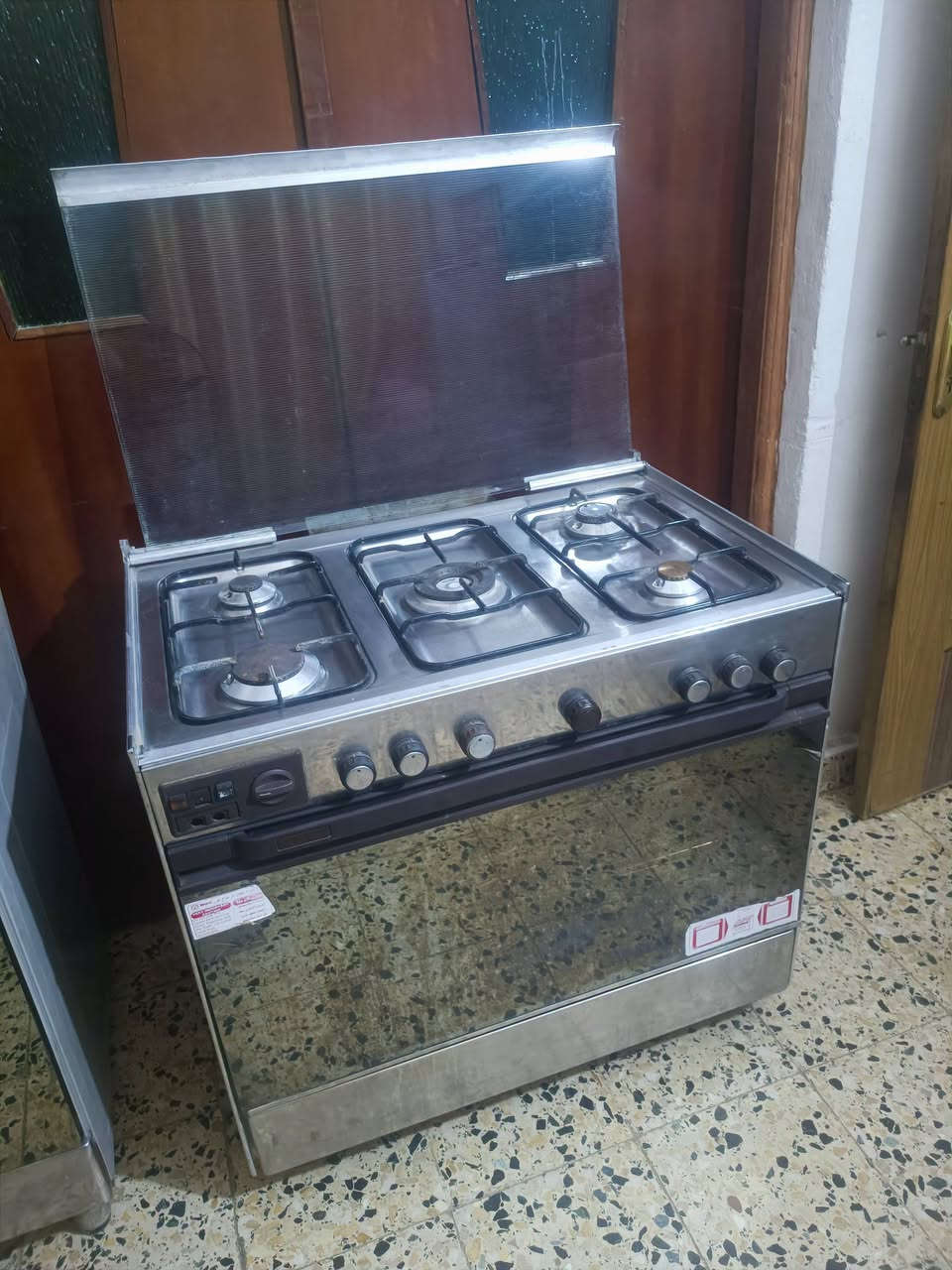 طباخ عشتار جانبو شرط الفحص ٢٠٠ الف ***********
